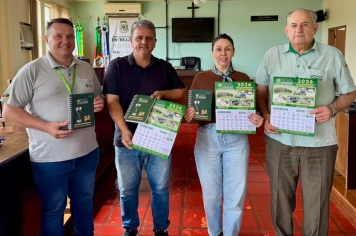 Cermissões entrega agendas e calendário de 2026 à Câmara de Vereadores de Entre-Ijuís